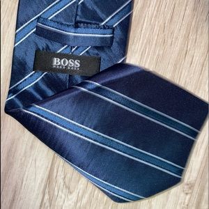 Hugo BOSS dark blue tie with stripes